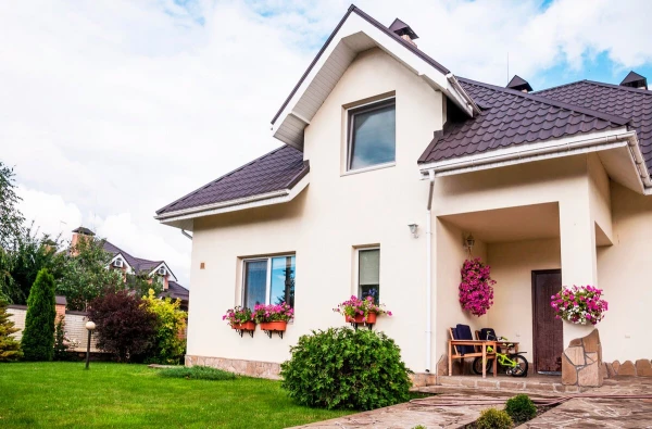 Штукатурка з фарбуванням/фарбування